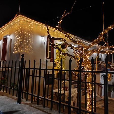 Rooms In Yard Corinto Esterno foto